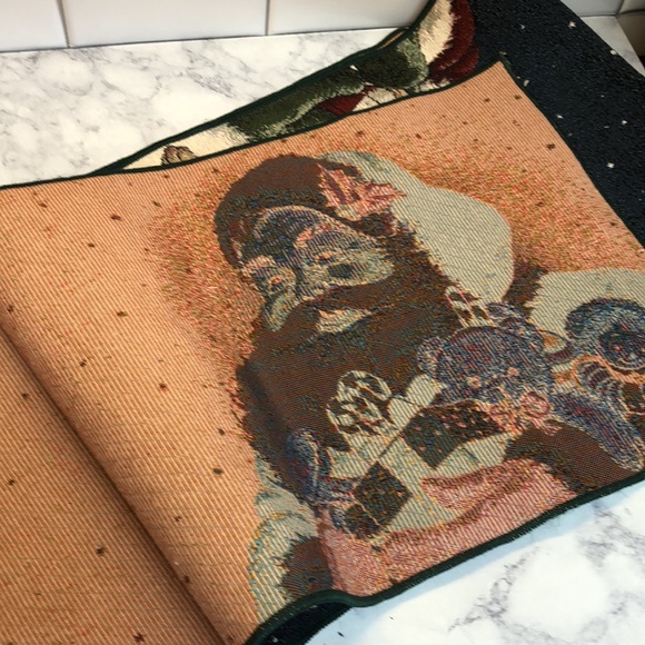 Christmas Santa Table Runner - Picture 4 of 4